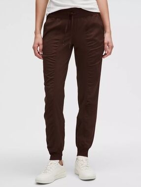 Lululemon Dance Studio Mid Rise Joggers Size 4 - Lava Cake